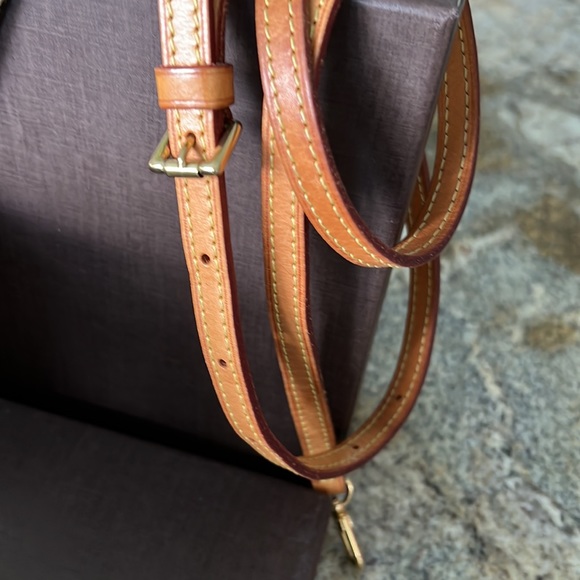 100% Authentic Louis Vuitton Eva Clutch/CrossBody bag - Picture 2 of 14